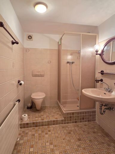 Duschbad mit WC, KG