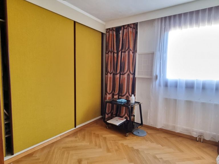 Zimmer 2, EG