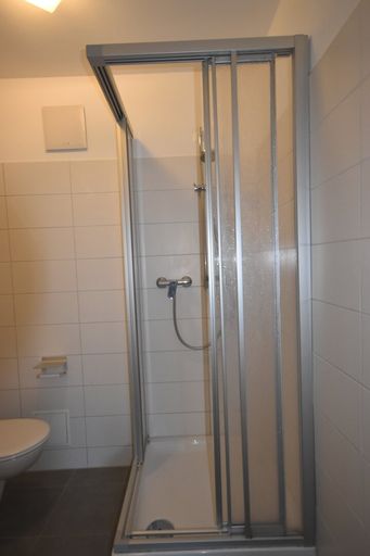 Badezimmer - Kleine gemütliche Garconniere mit Terrasse und Garten Miete Grödig Salzburg