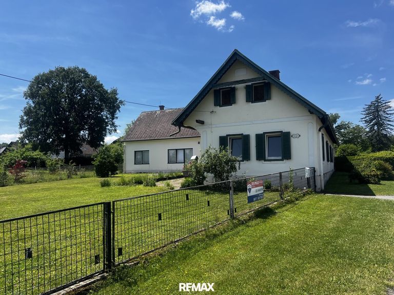 Garten und Hausrückseite