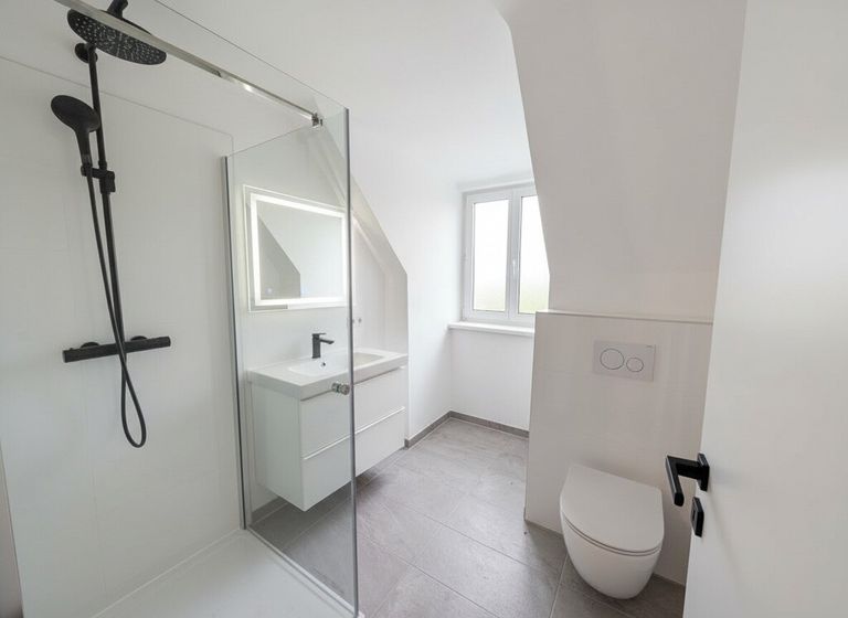 Neu saniertes Badezimmer!