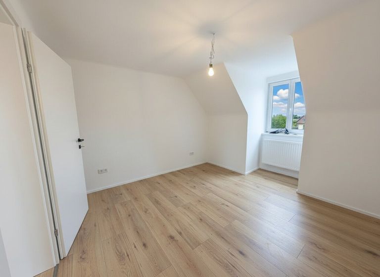 Zimmer 1 mit ca. 12,3 m²