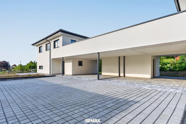 Außenansicht Carport
