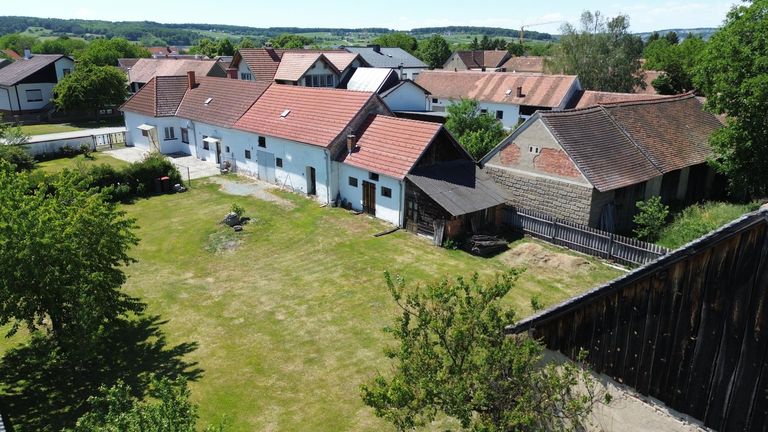 Innenhof und Garten