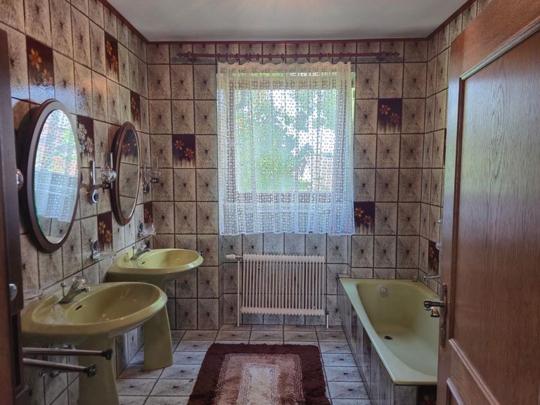 Badezimmer EG