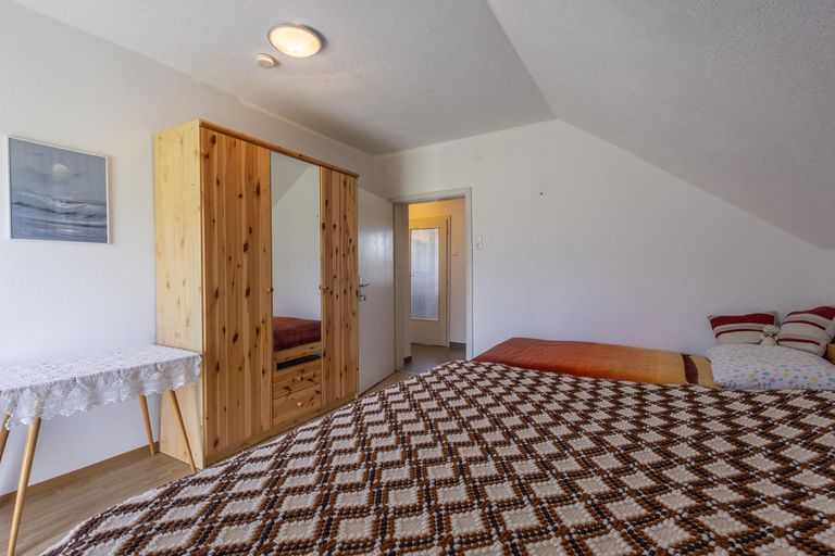 Zimmer 2 OG