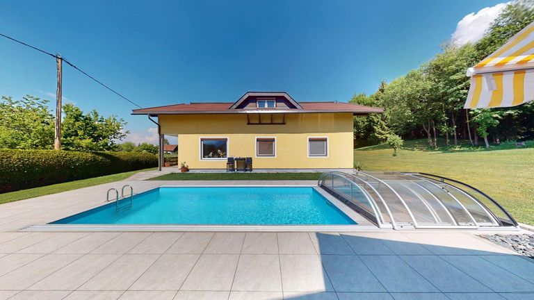 Haus und Pool