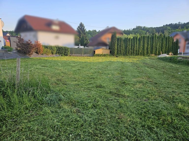 Grundstück