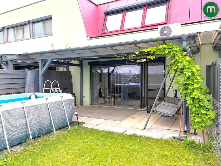 große Gartenterrasse