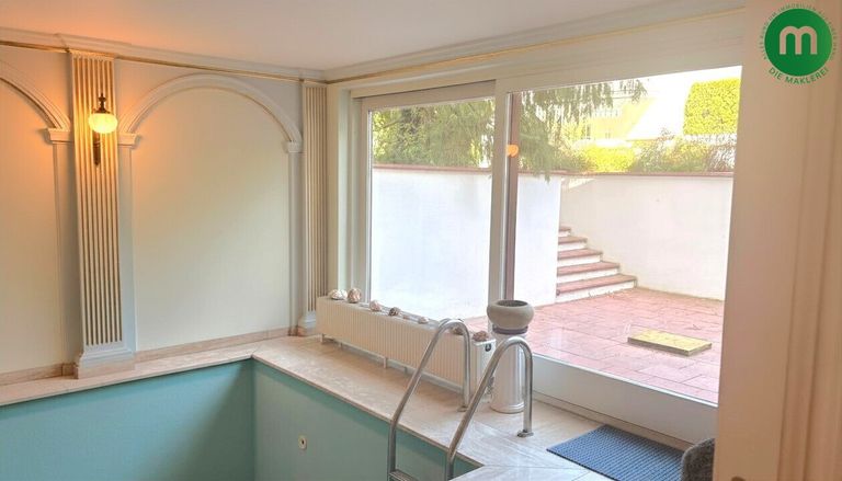 Indoor-Pool