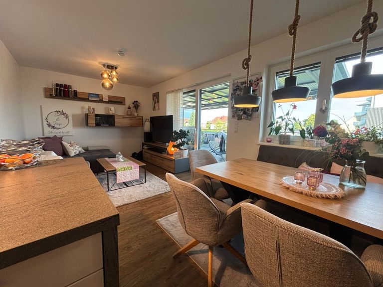 Essbereich & Wohnzimmer