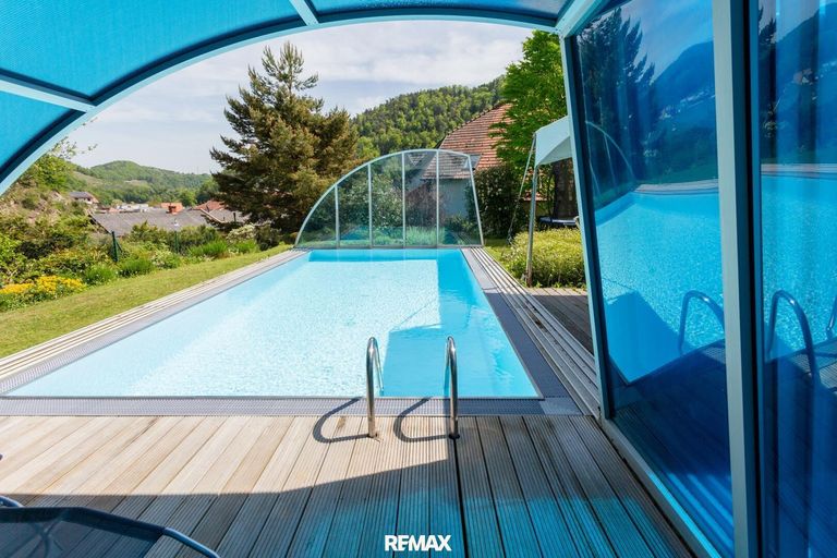 Pool II 