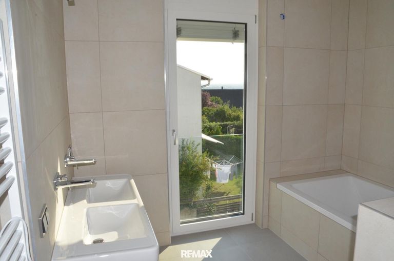 Badezimmer Ansicht 1