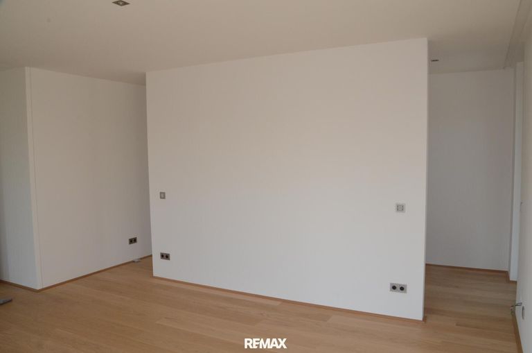Schlafzimmer mit begehbaren Kleiderschrank