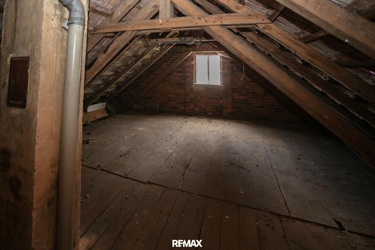 Altbau Dachboden