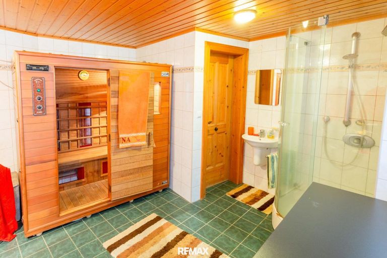 Sauna mit Dusche