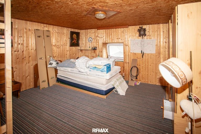 Altbau 5