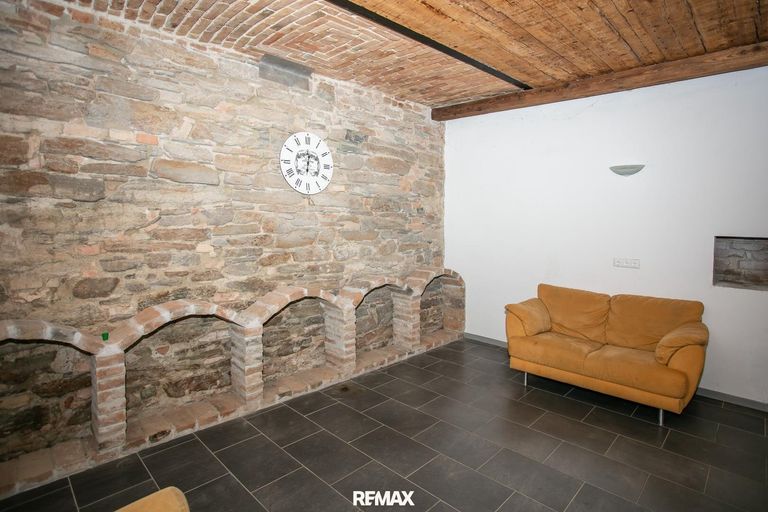 Altbau Gewerbeflächen 1_Ansicht 2