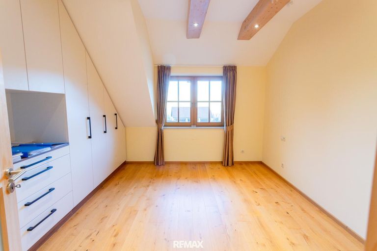 OG_Zimmer 2_Büro