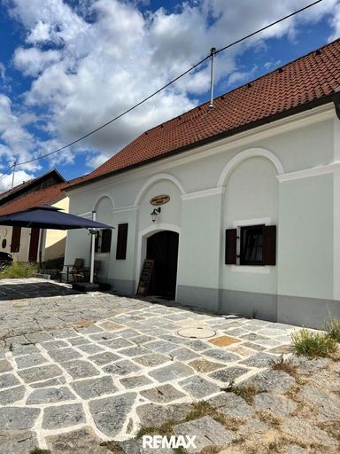 Keller außen