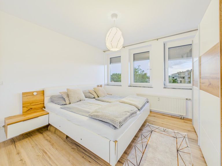 Schlafzimmer 1