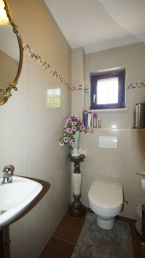 9 WC EG EFH 2000