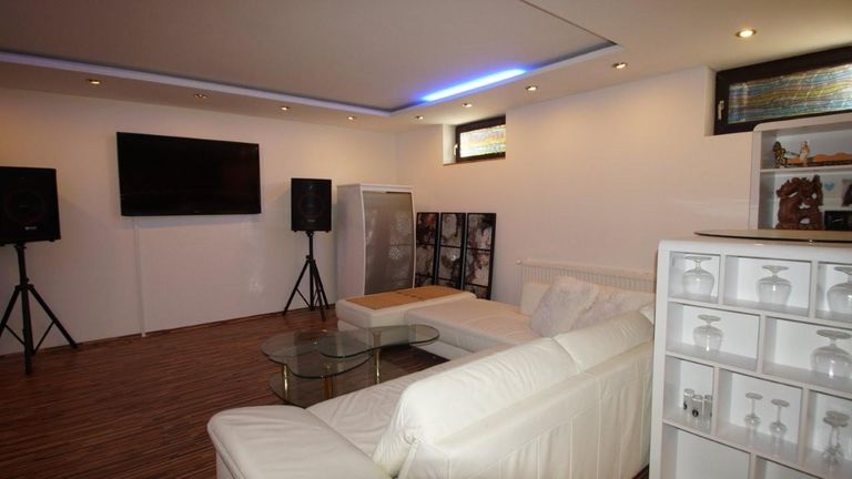 17 Homecinema EFH 2000