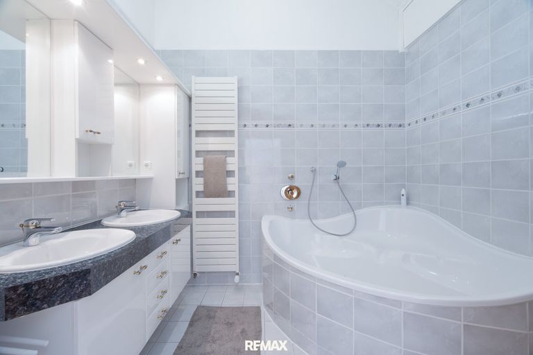 Badezimmer DG