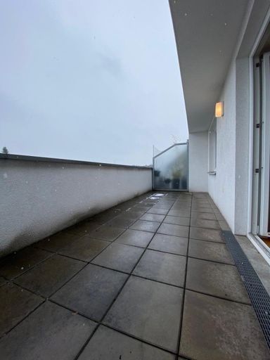 hofseitige Terrasse