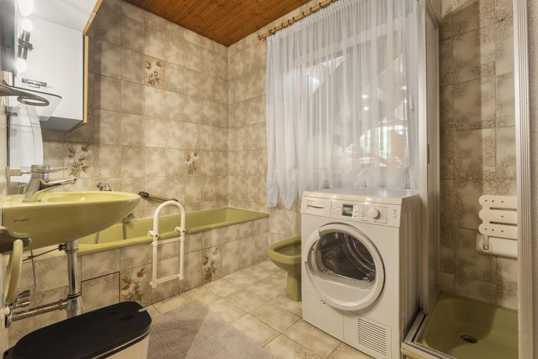 Badezimmer EG