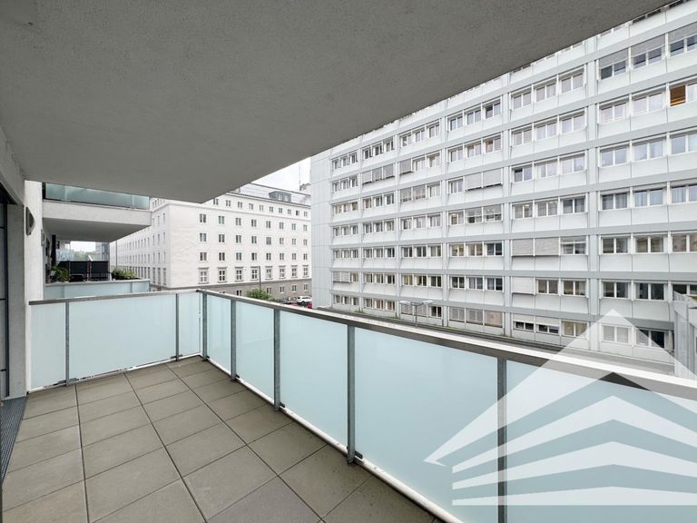 südostseitiger Balkon