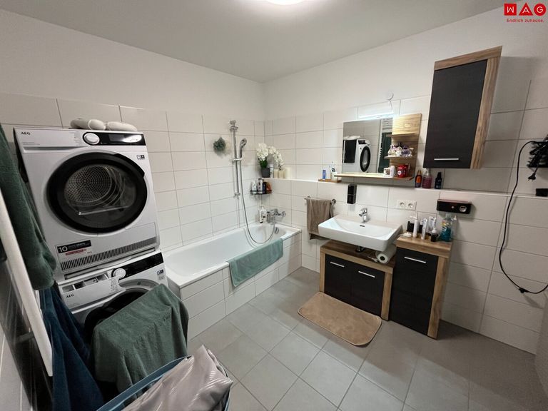 Badezimmer mit Badewanne