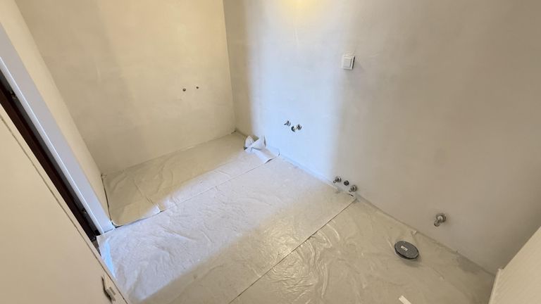 entkerntes Badezimmer