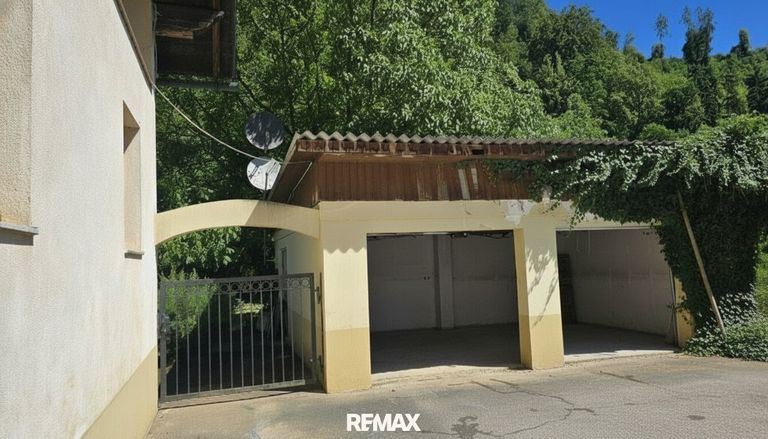 Außenansicht/Garage