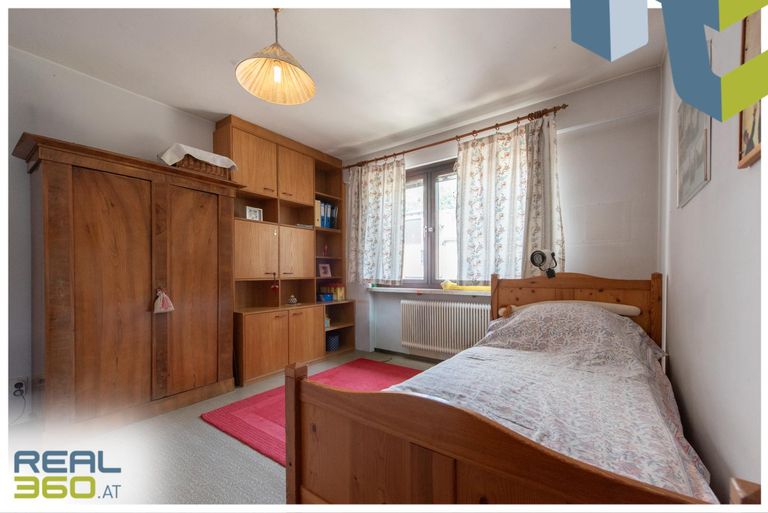 Schlafzimmer 2 im 1. OG