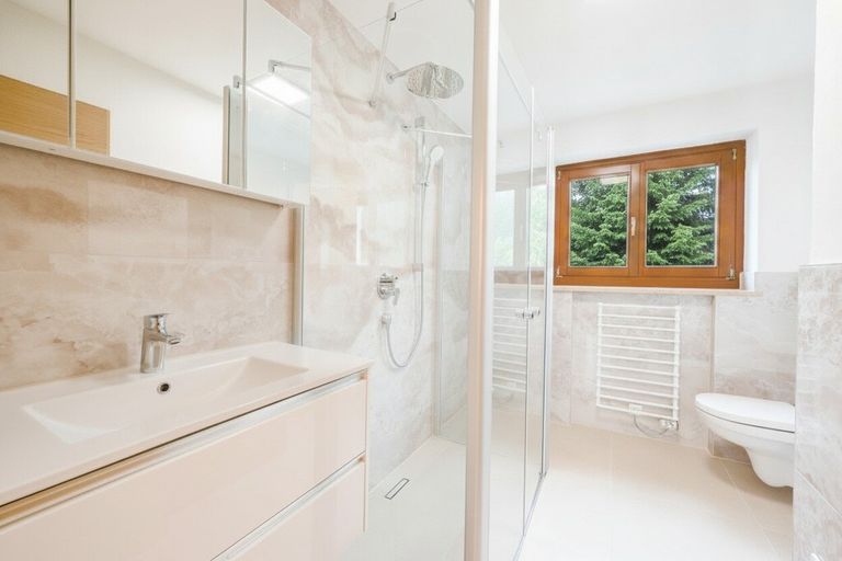 Mietwohnung-Ebbs-Badezimmer