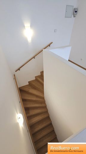 Treppenaufgang zur 2. Ebene - Galerie