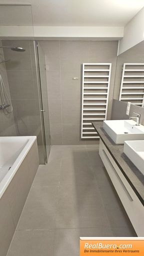 Erdgeschoß - Badezimmer