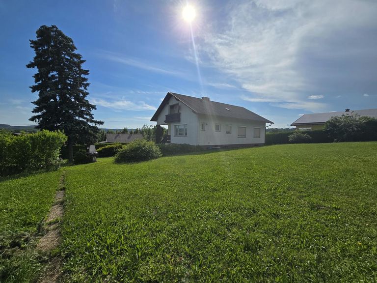 Garten mit Haus