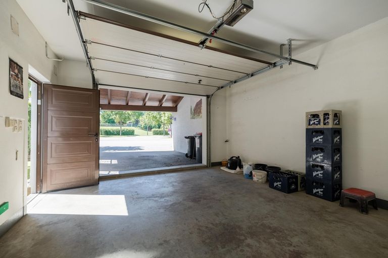 29 Garage