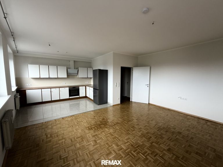 Küche und Wohnzimmer