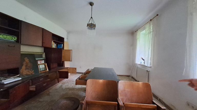 EG Zimmer Norden straßenseitig