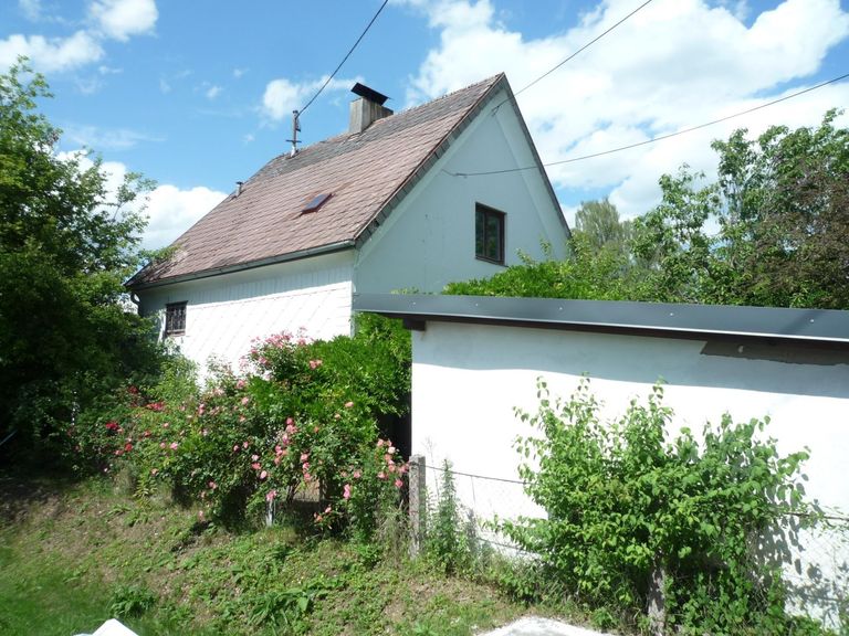 Seitenansicht Mit Garage