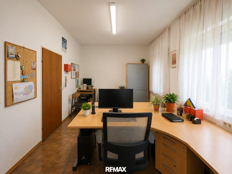 Büro/Kinderzimmer Erdgeschoß