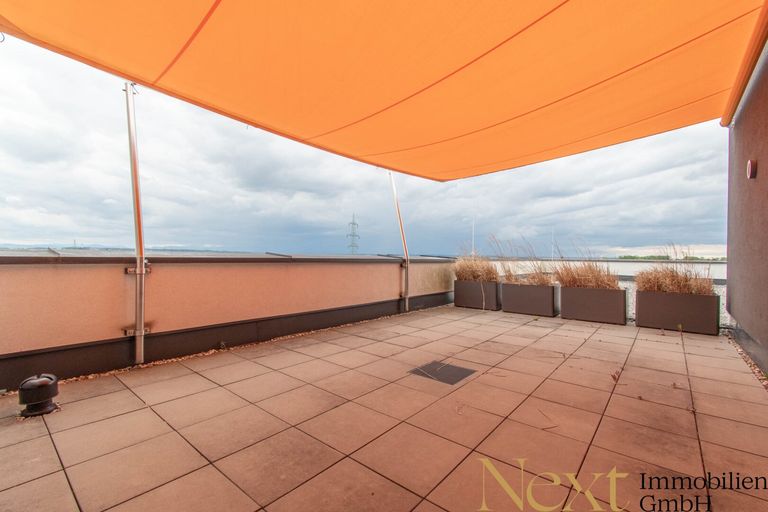 Dachterrasse mit Sonnenschutz