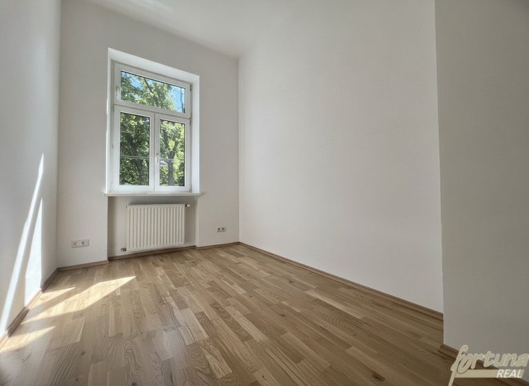 Schlafzimmer 1 (Ansicht 2)