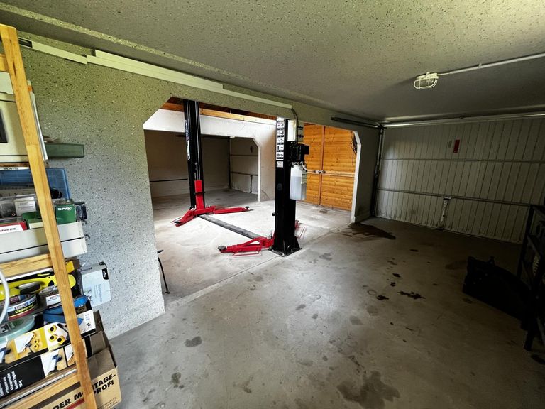26 Garage