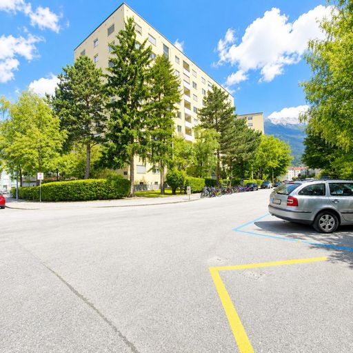 Gebäude von der Straße aus