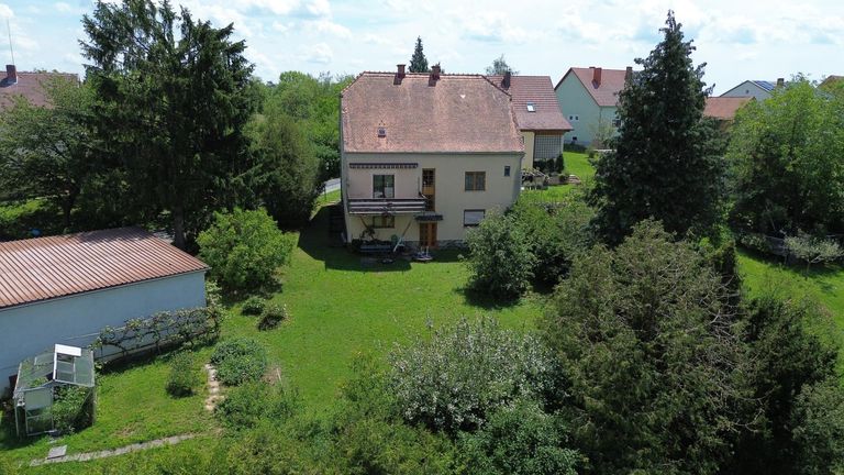 Gartenansicht mit Drohne