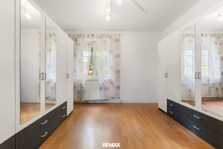 Zimmer 3 (aufgeräumt mit KI)